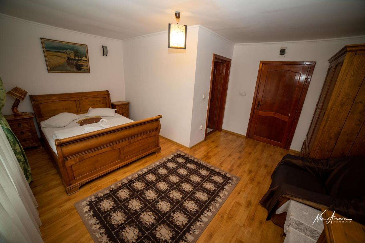 Hotel Casa Binu Arieşeni Esterno foto