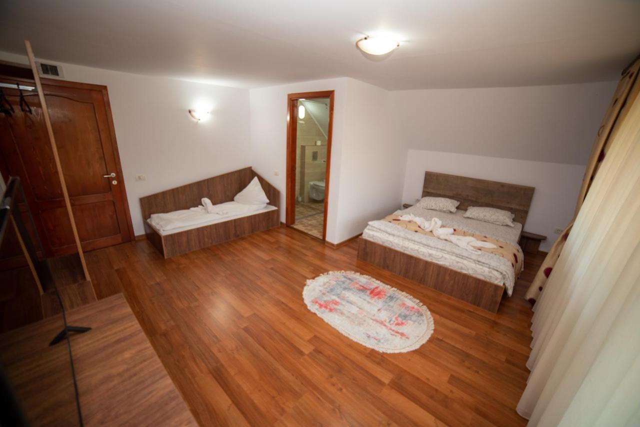 Hotel Casa Binu Arieşeni Esterno foto