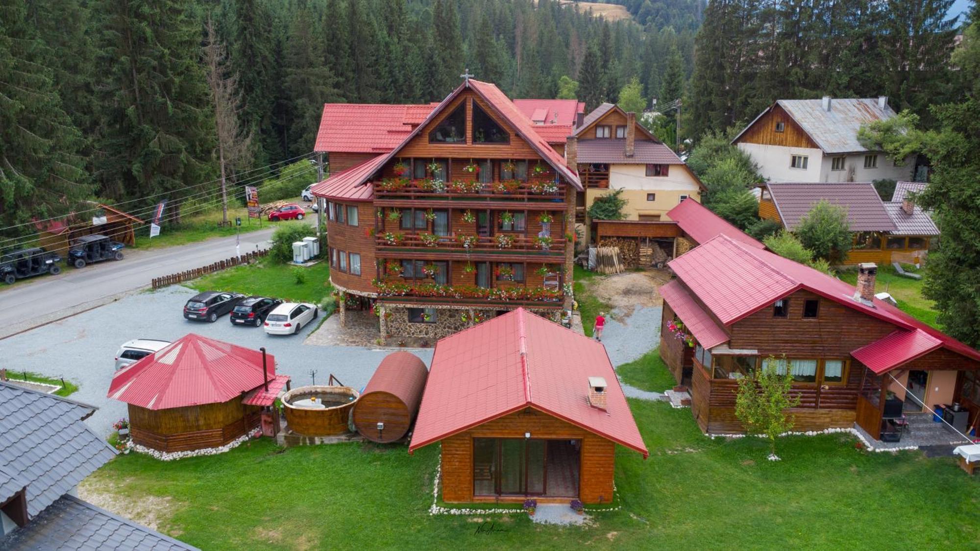Hotel Casa Binu Arieşeni Esterno foto