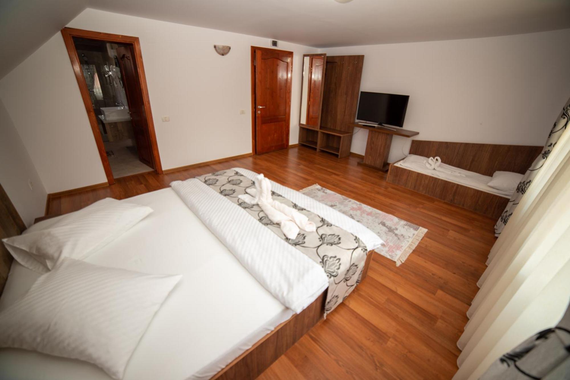 Hotel Casa Binu Arieşeni Esterno foto