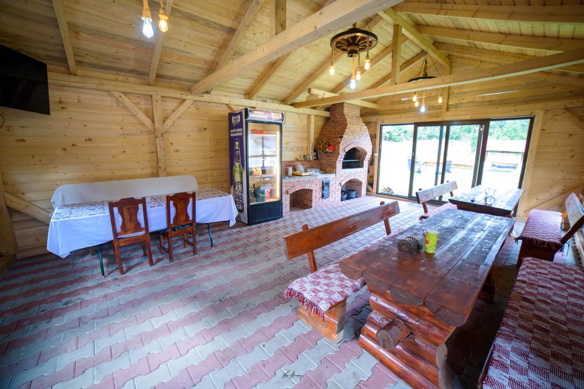 Hotel Casa Binu Arieşeni Esterno foto