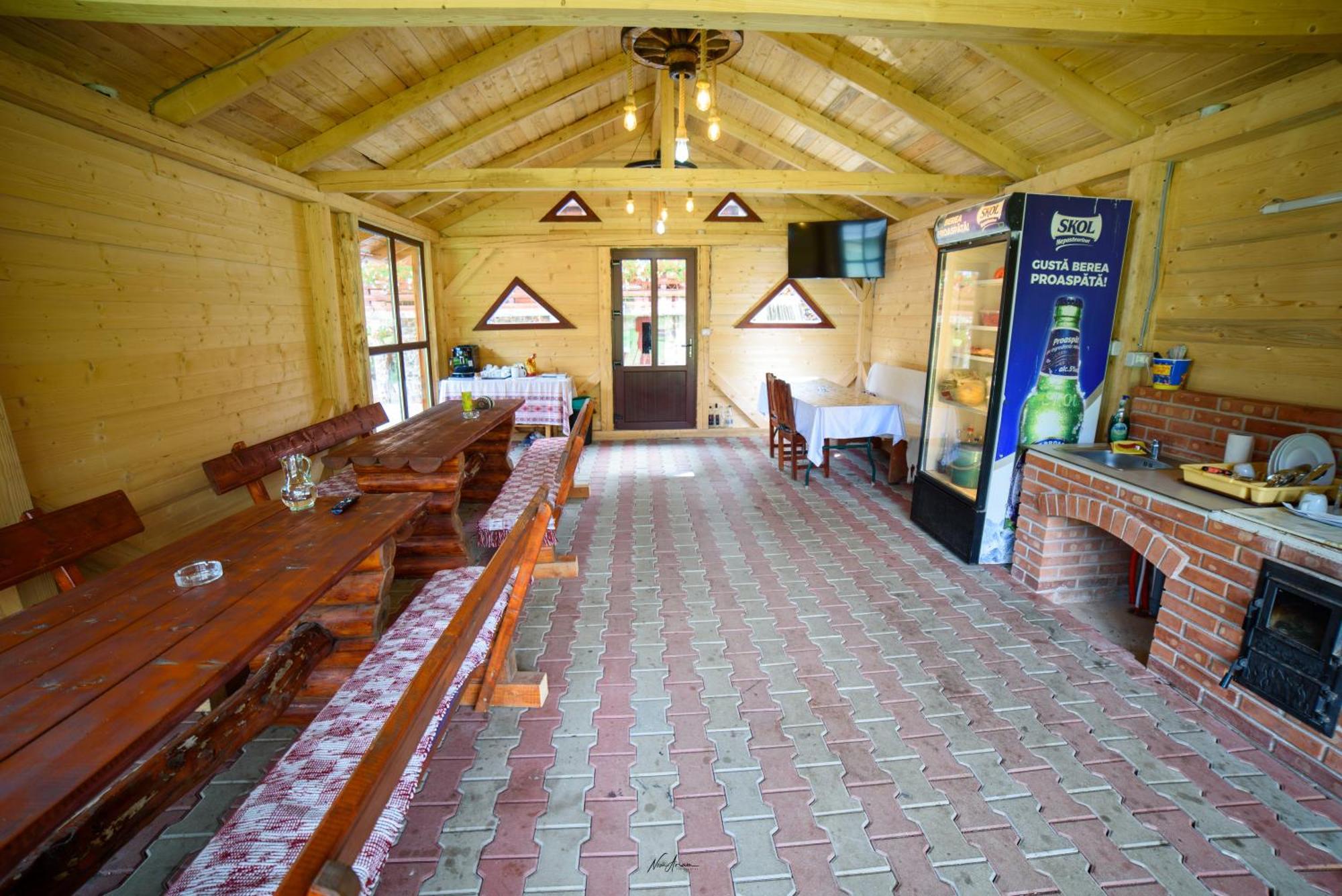 Hotel Casa Binu Arieşeni Esterno foto