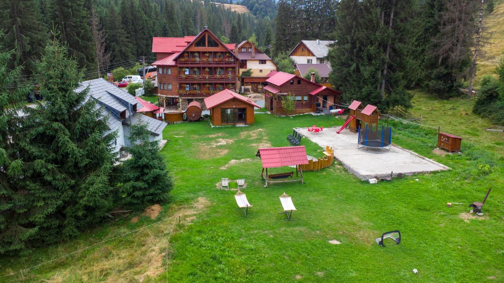 Hotel Casa Binu Arieşeni Esterno foto