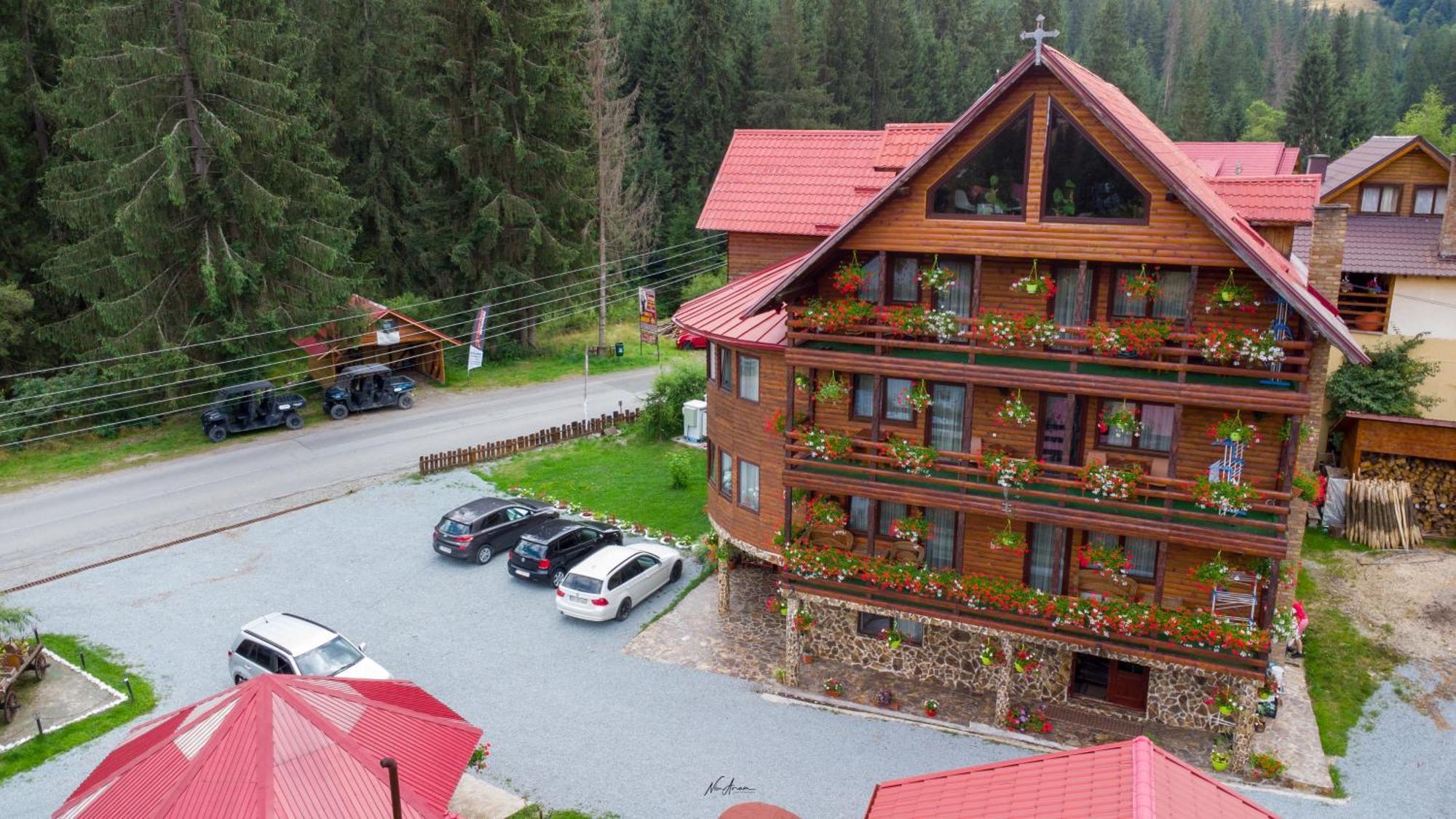 Hotel Casa Binu Arieşeni Esterno foto