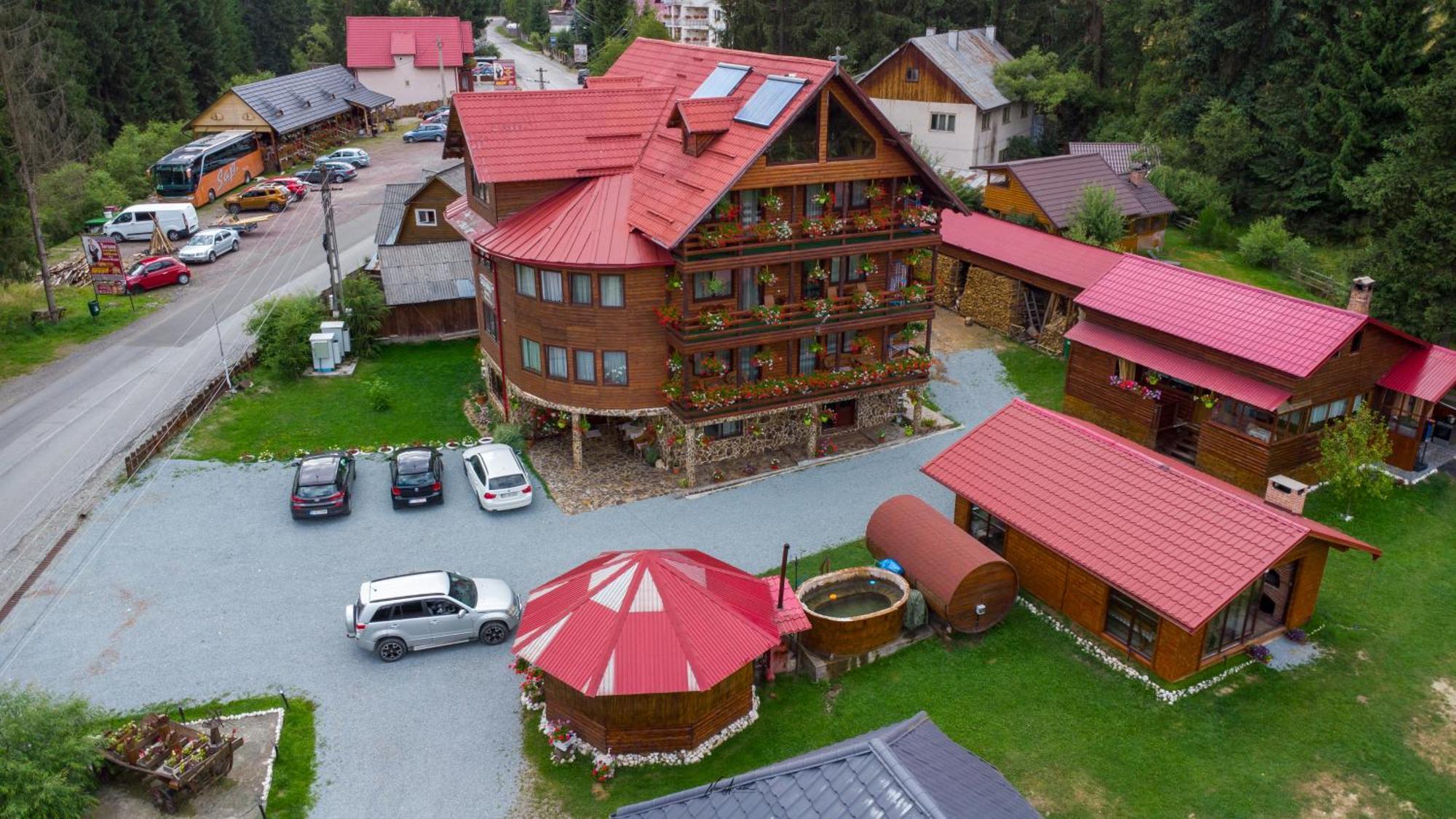 Hotel Casa Binu Arieşeni Esterno foto