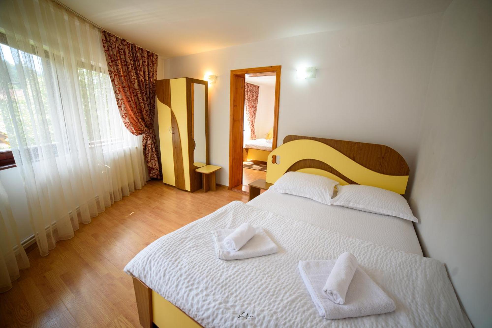 Hotel Casa Binu Arieşeni Esterno foto