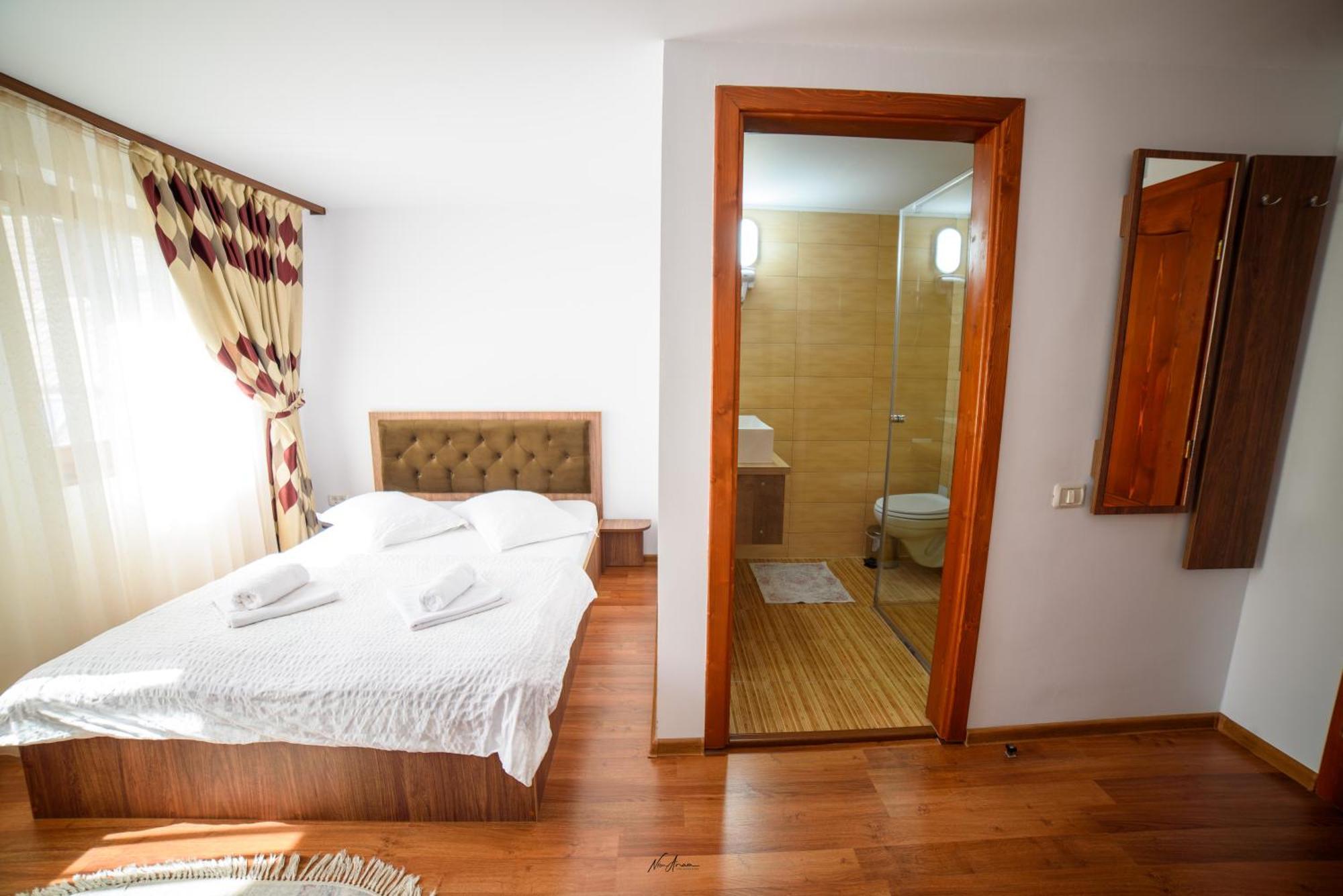 Hotel Casa Binu Arieşeni Esterno foto