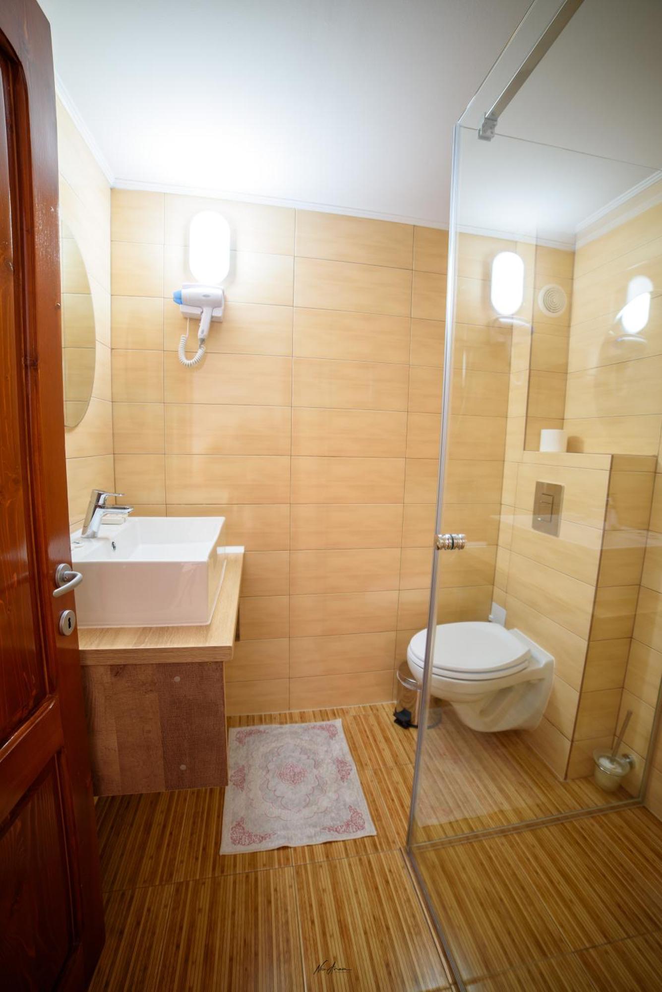 Hotel Casa Binu Arieşeni Esterno foto